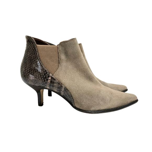 Donald J Pliner Loro Suede Kitten Heel Ankle Bootie Size 7 Tan Taupe Pointed Toe - Picture 1 of 15